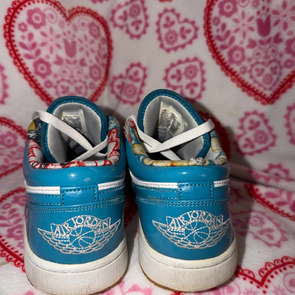 Men's Teal and White Basketball Sneakers - Jordan Style - Picture 3 of 5